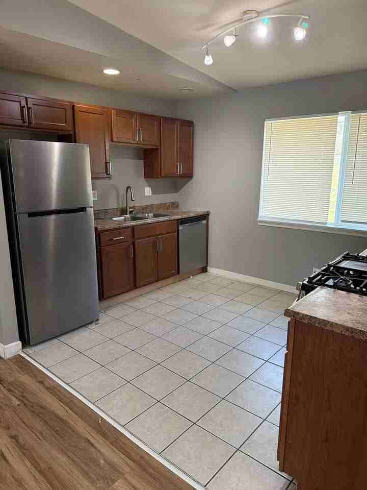 9723 Portage Dr - Photo 4 of 11