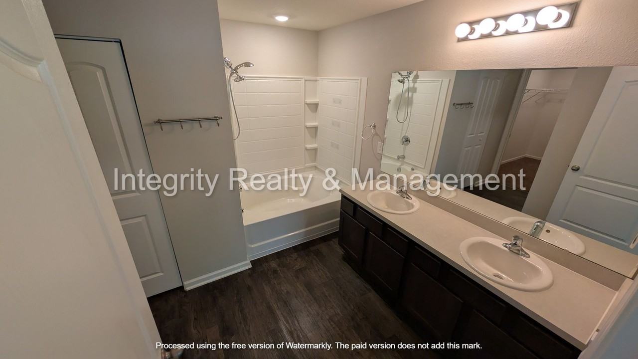 15574 Palfrey Chase Dr - Photo 3 of 10