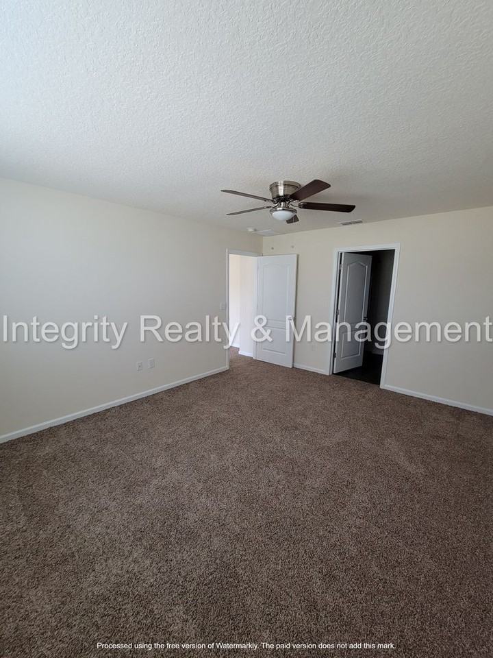 6137 Black Stallion Dr - Photo 3 of 33