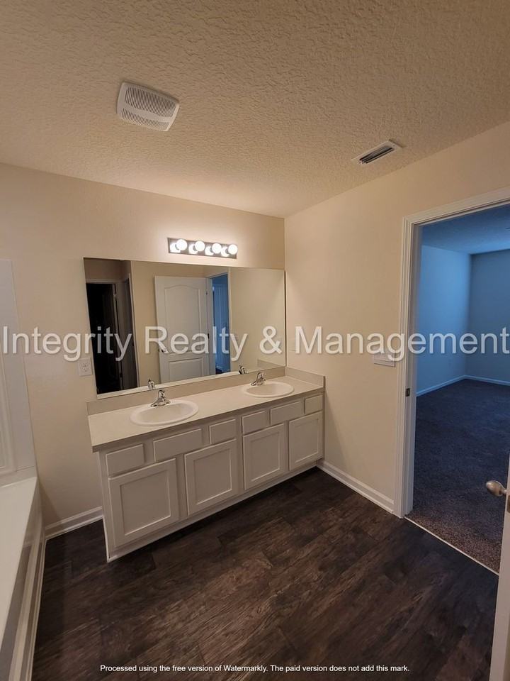 6137 Black Stallion Dr - Photo 5 of 33
