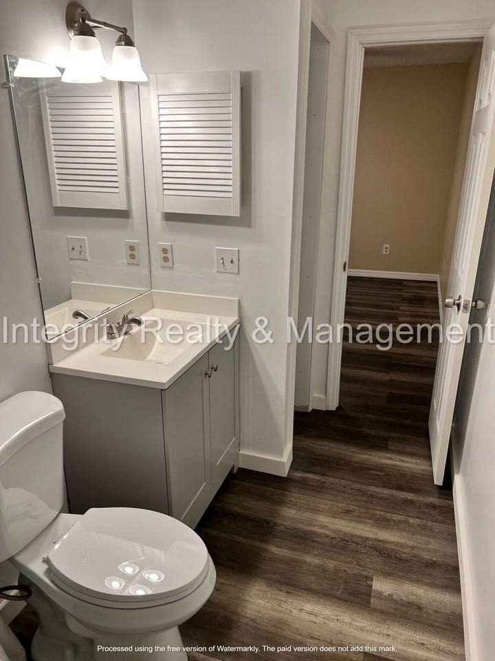1862 Mackenzie Ct N - Photo 2 of 24