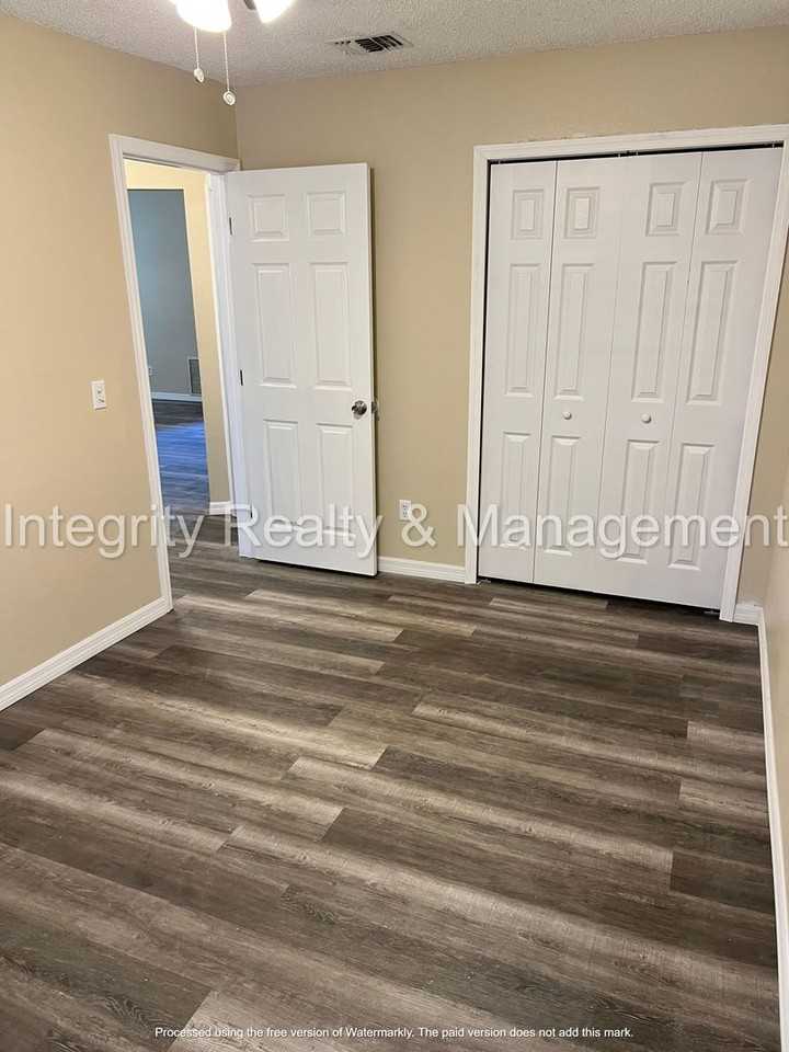 1862 Mackenzie Ct N - Photo 7 of 24