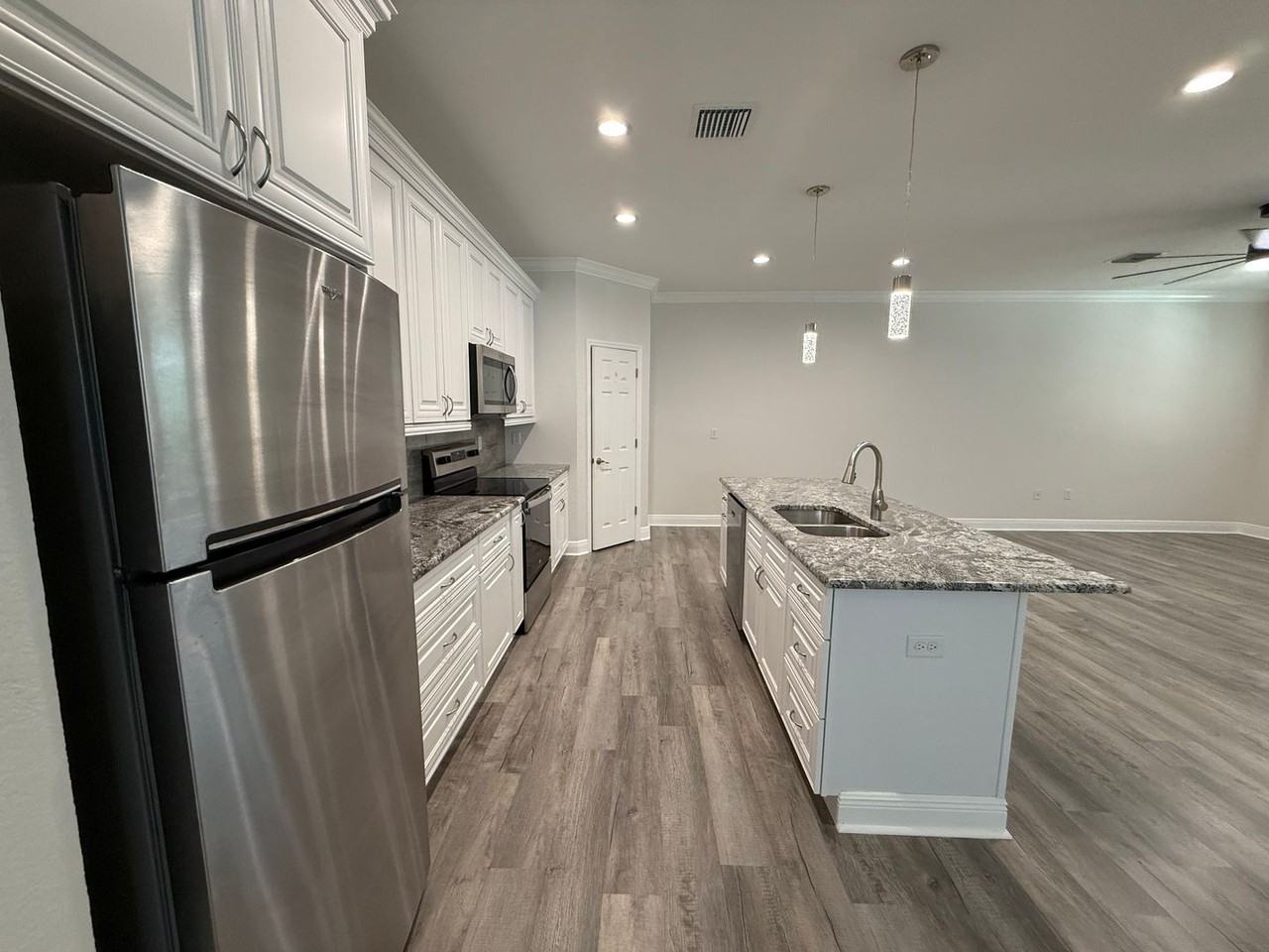 1311 W Washington St - Photo 5 of 24
