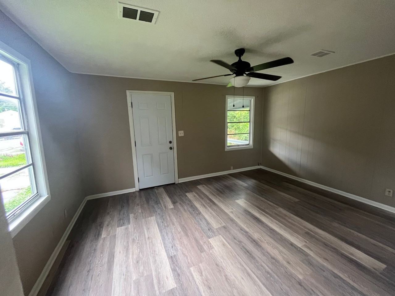 117 Union St - Photo 3 of 10