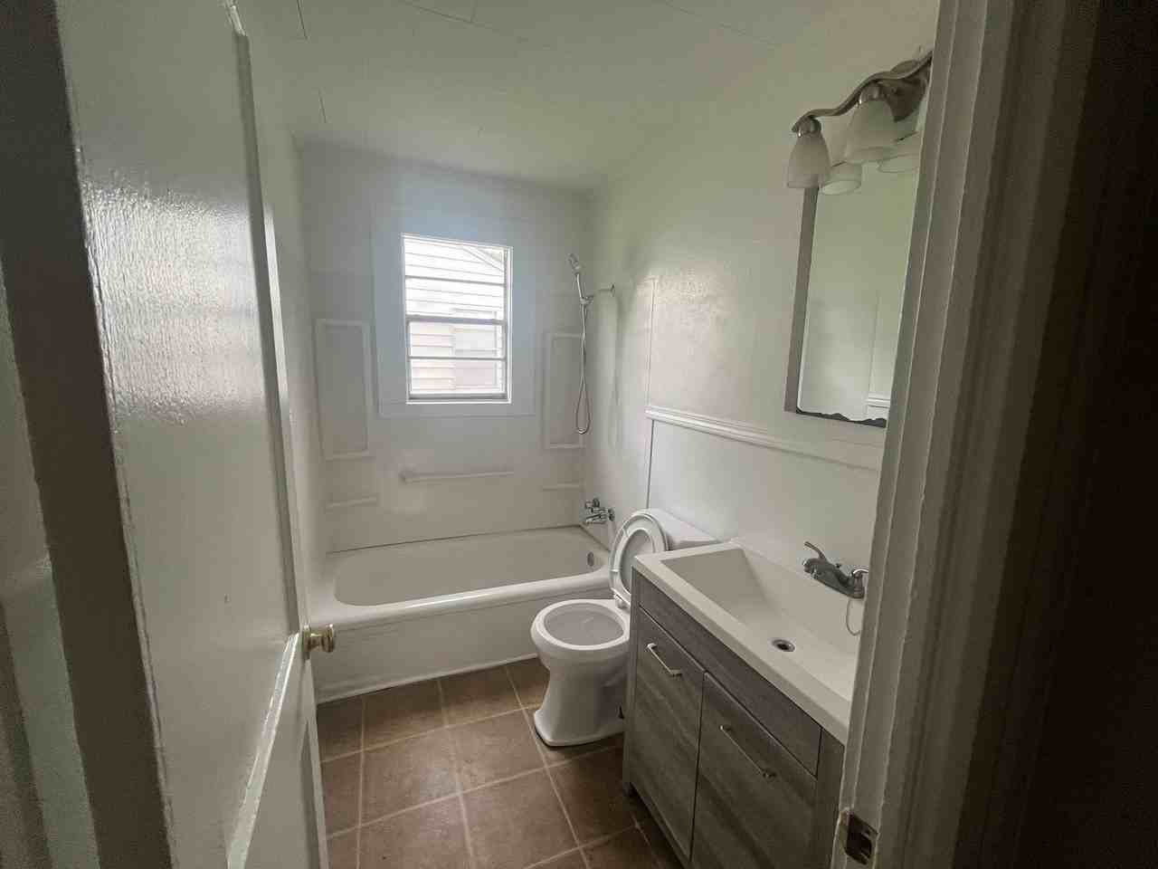 117 Union St - Photo 5 of 10