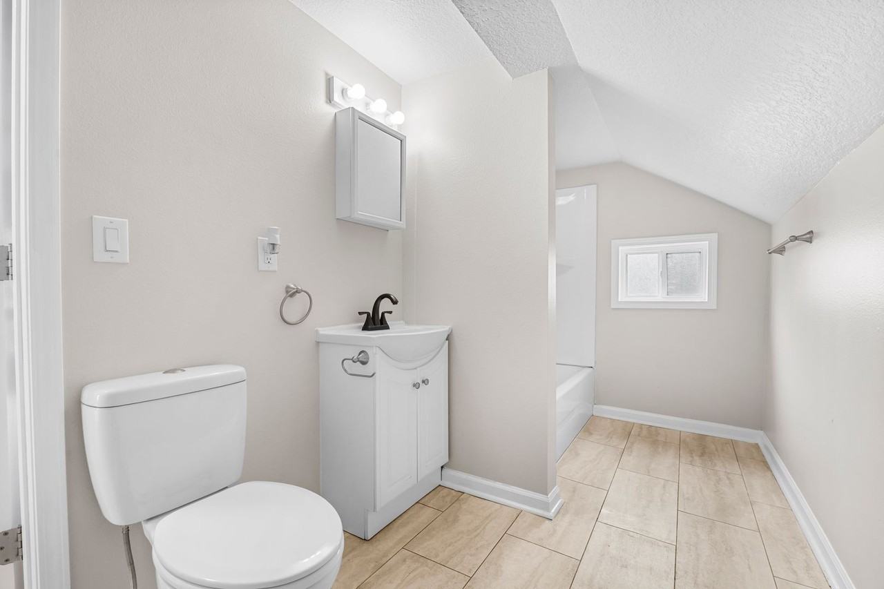 714 5th St - Photo 2 of 29