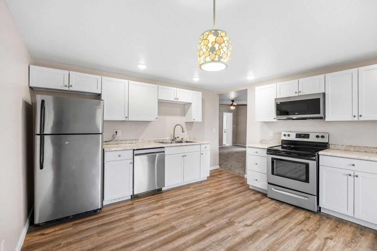 714 5th St - Photo 3 of 29