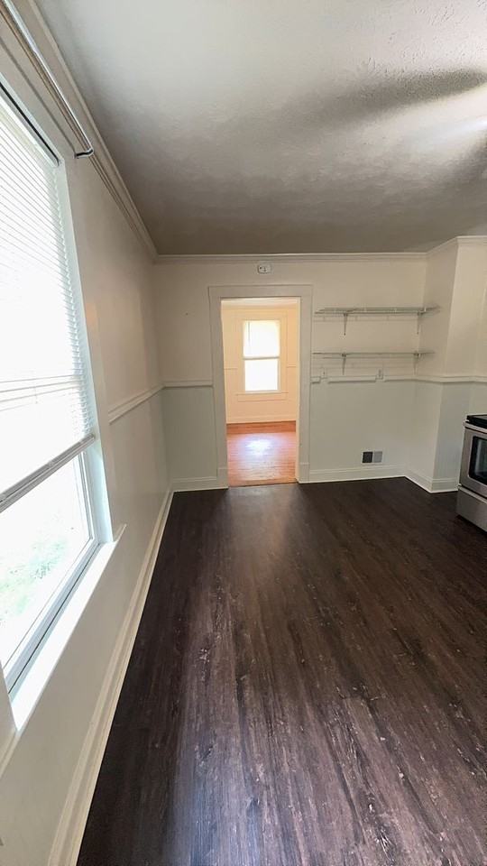 78 Archer St - Photo 5 of 8