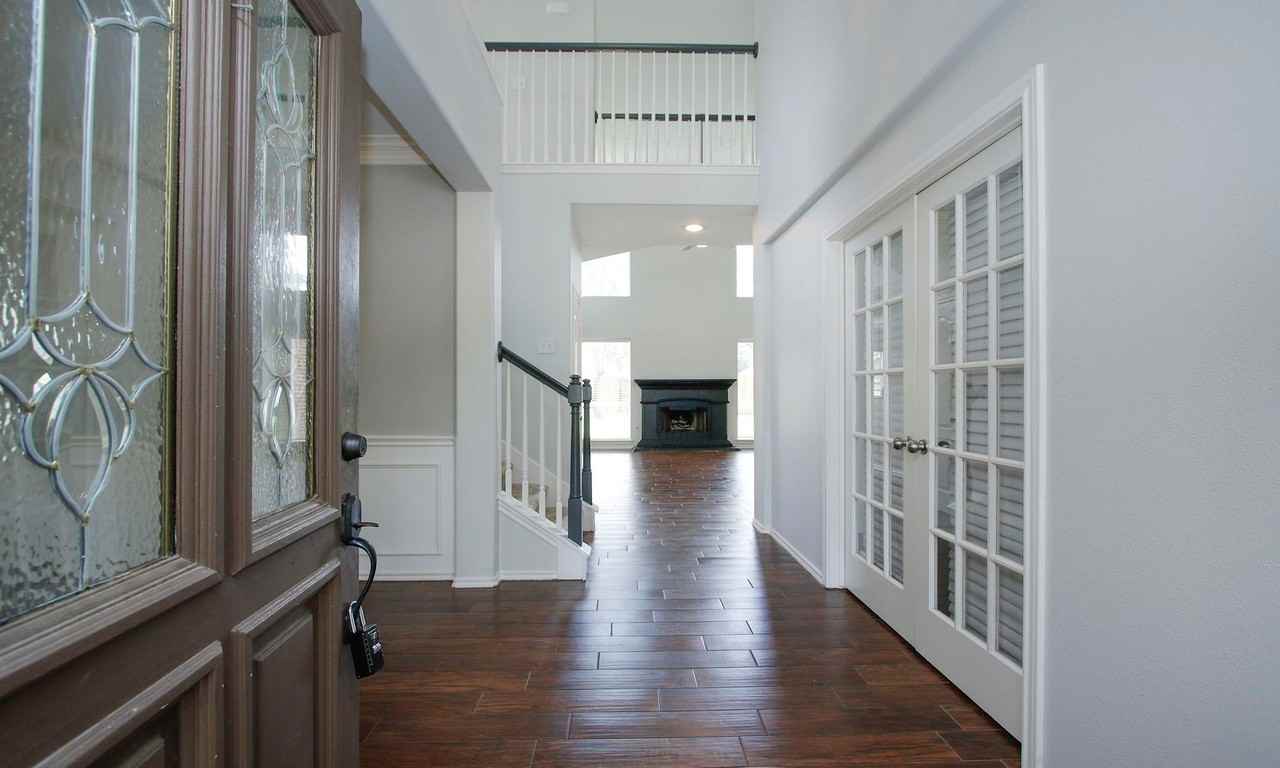 10314 Cliff Haven Ct - Photo 4 of 39