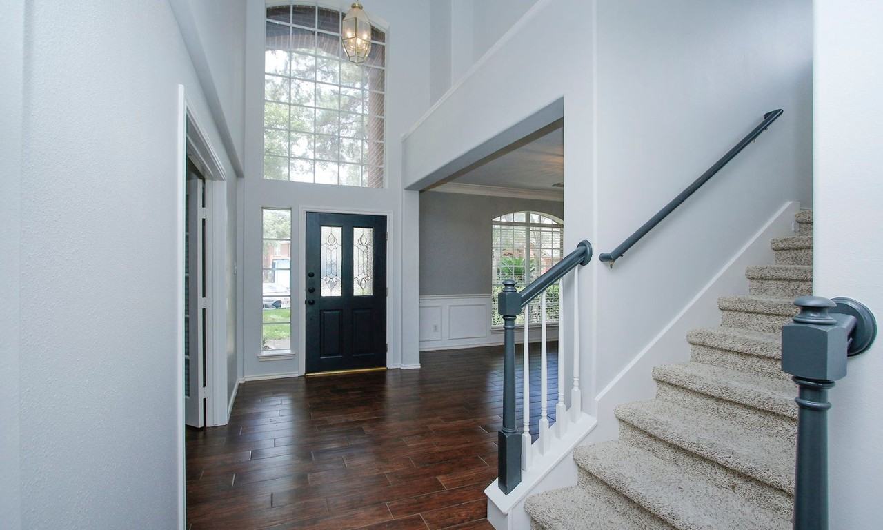 10314 Cliff Haven Ct - Photo 5 of 39