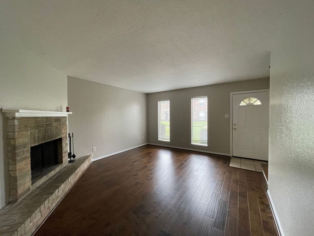 2700 N 16th St #2 - Photo 3 of 13