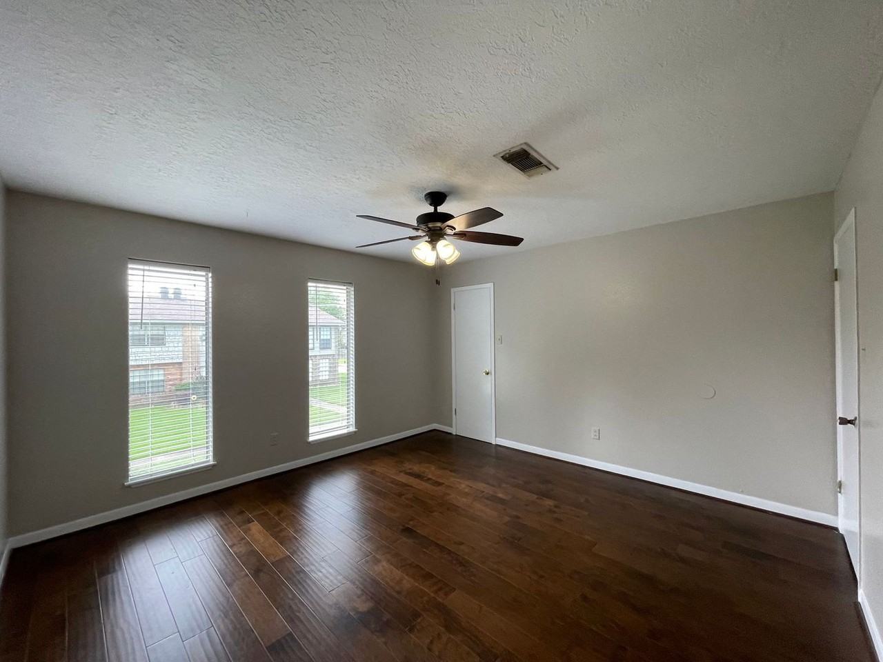 2700 N 16th St #2 - Photo 7 of 13