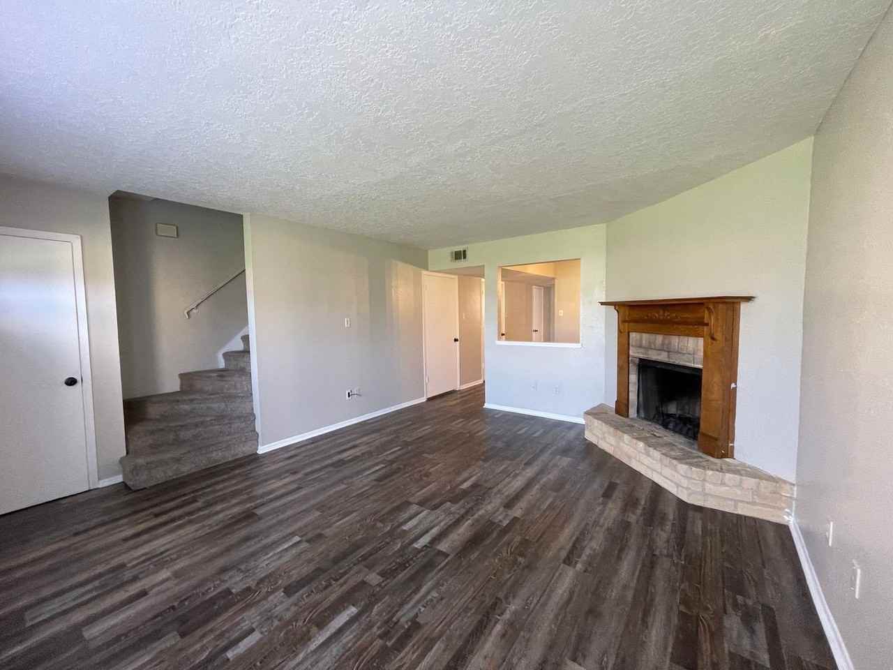 2700 N 16th St #34 - Photo 2 of 11