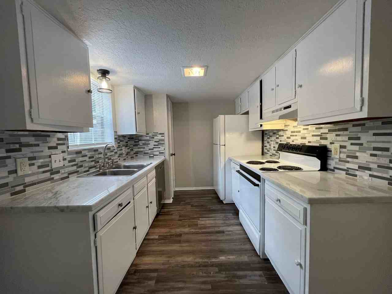 2700 N 16th St #34 - Photo 4 of 11
