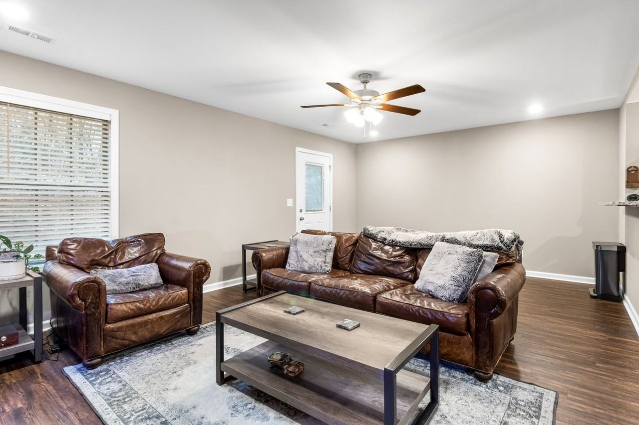 135 Country Ln #1001 - Photo 6 of 22