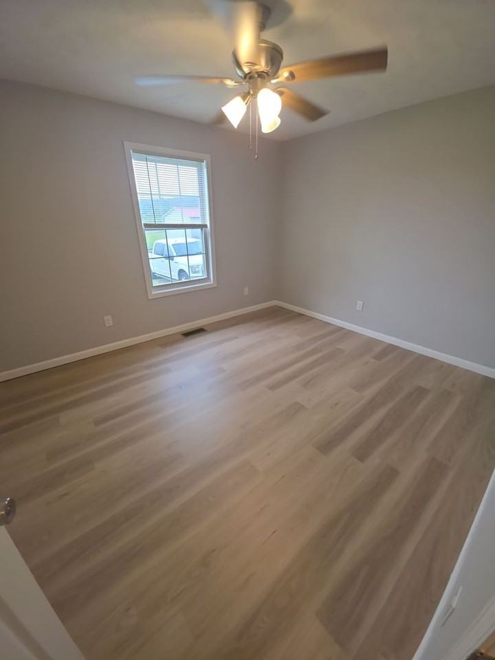 114 Judah Dr - Photo 6 of 9