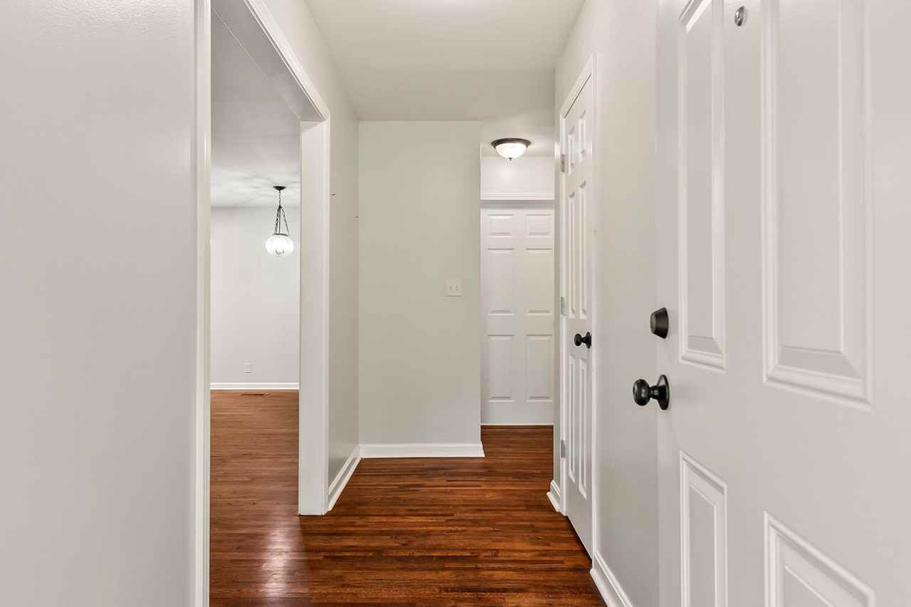 3 Hickory Ln - Photo 4 of 27