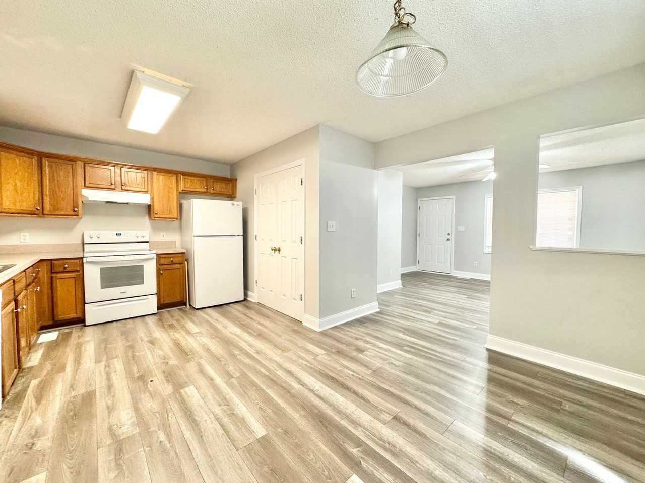 3807B Baylor St - Photo 3 of 13