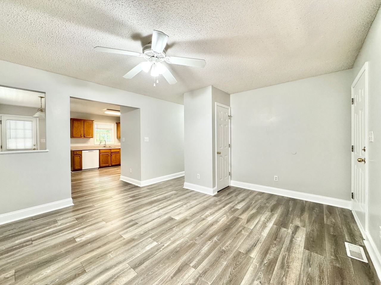 3807B Baylor St - Photo 5 of 13