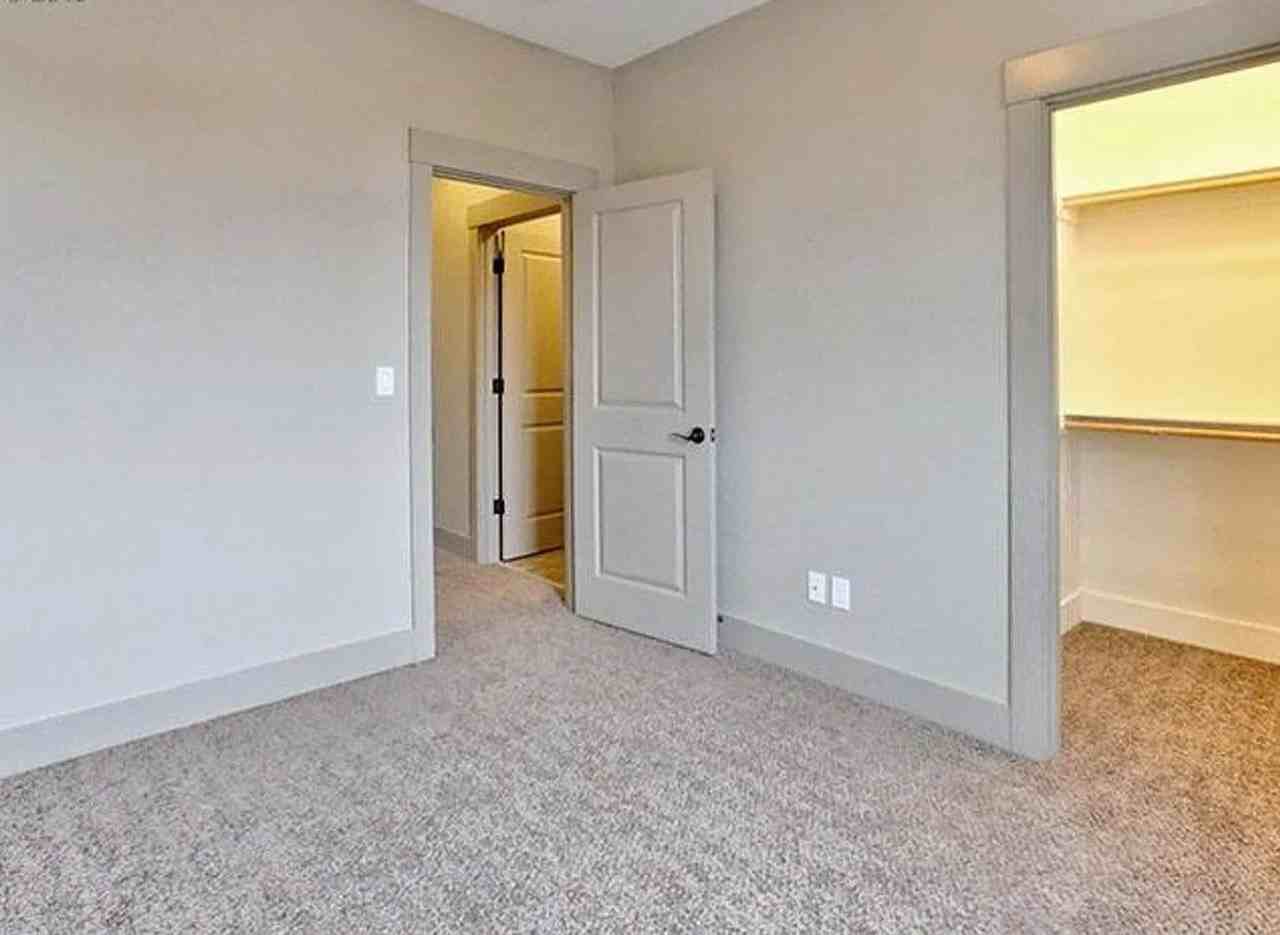 6430 N Maryland Ave - Photo 7 of 13