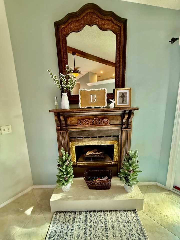 4457 Parkwood Sq - Photo 5 of 27