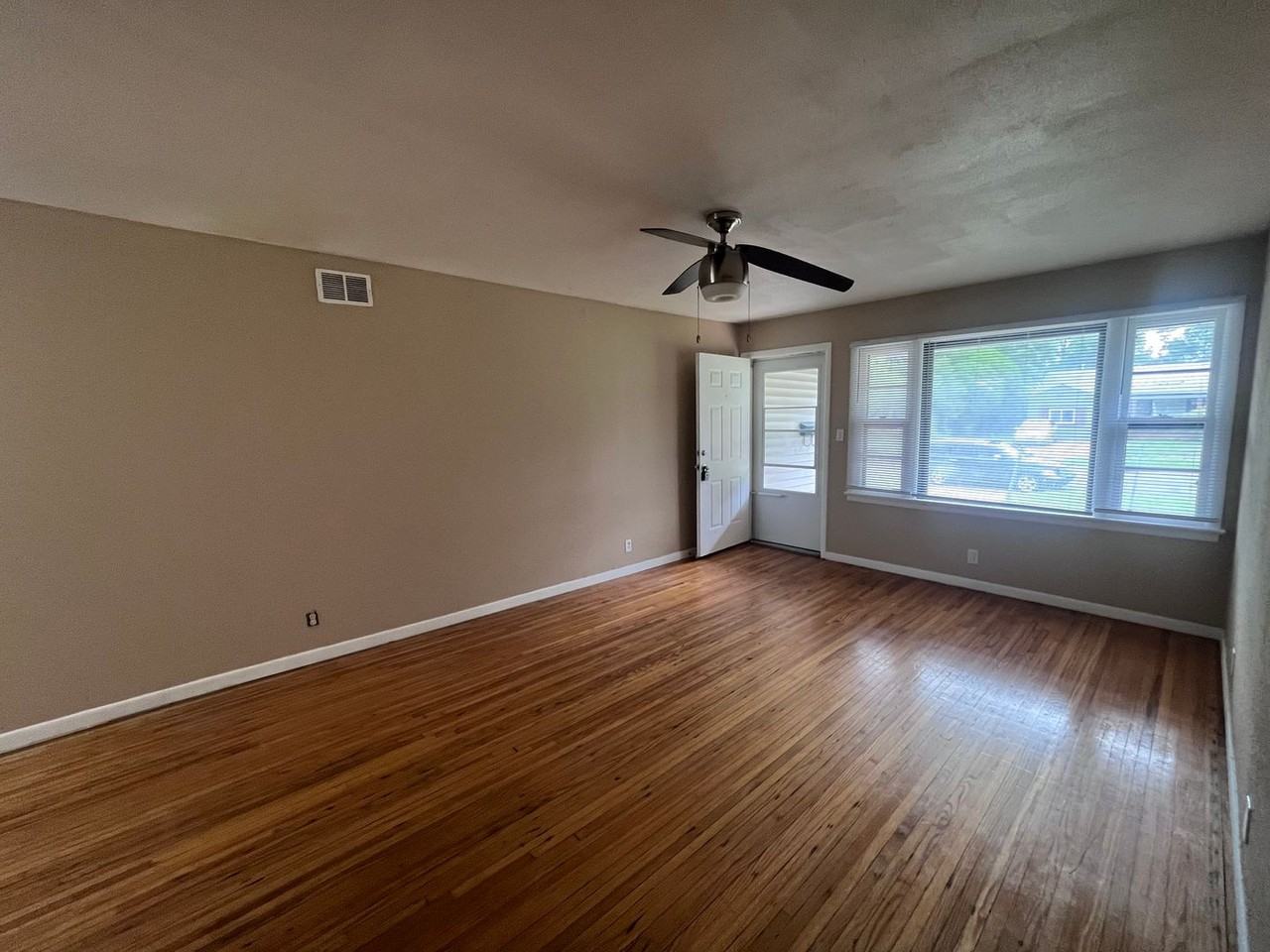 2661 N Estelle St - Photo 3 of 11