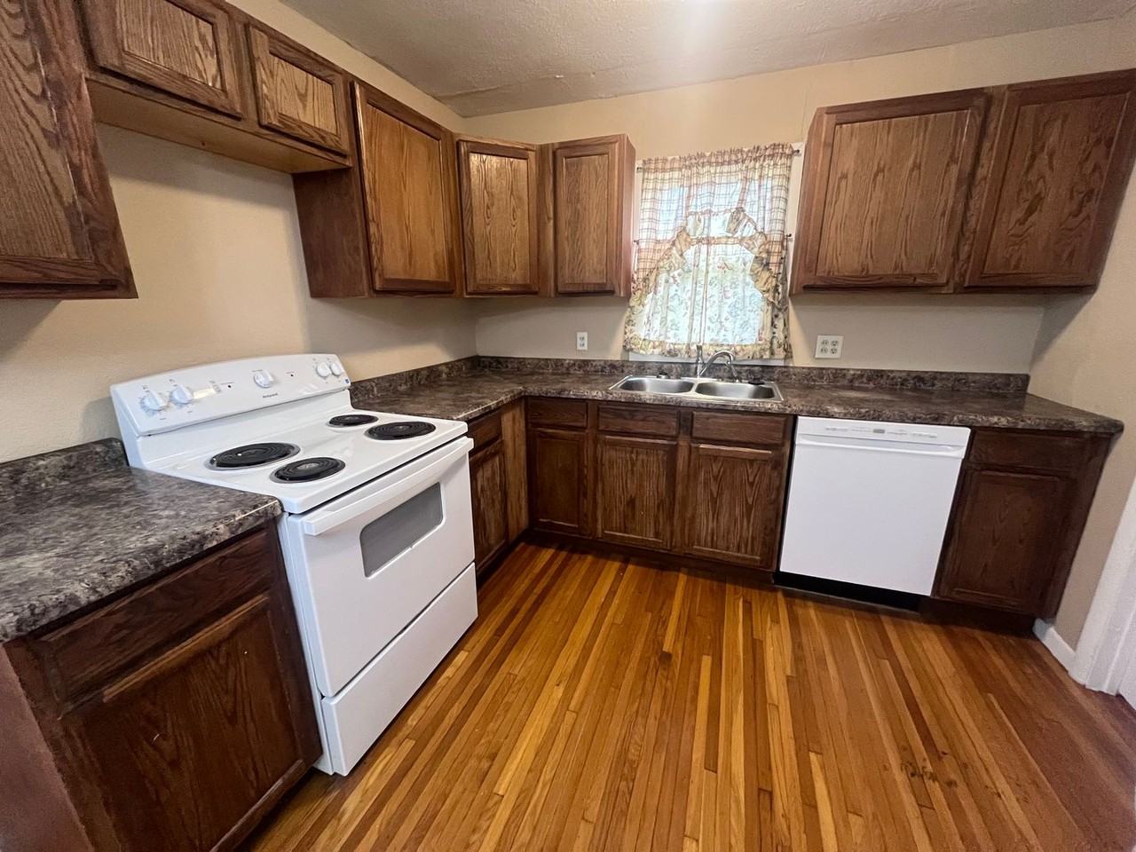 2661 N Estelle St - Photo 4 of 11