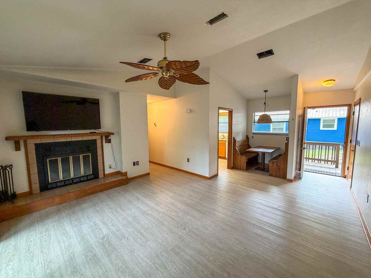 2260 W University Ave - Photo 2 of 23