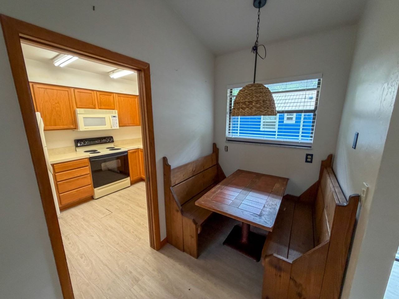 2260 W University Ave - Photo 5 of 23