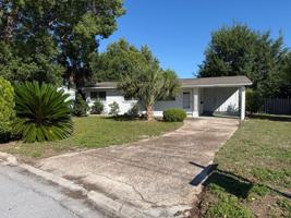 featured image of 2224 Edgewood Dr