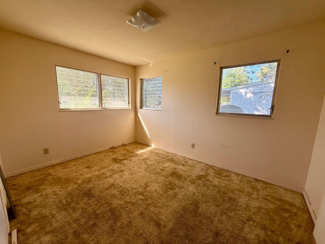 2224 Edgewood Dr - Photo 7 of 9