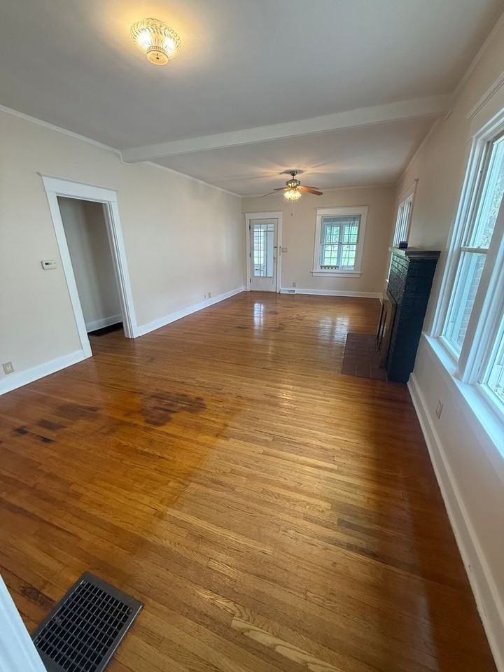 1608 S 2nd St - Photo 5 of 14