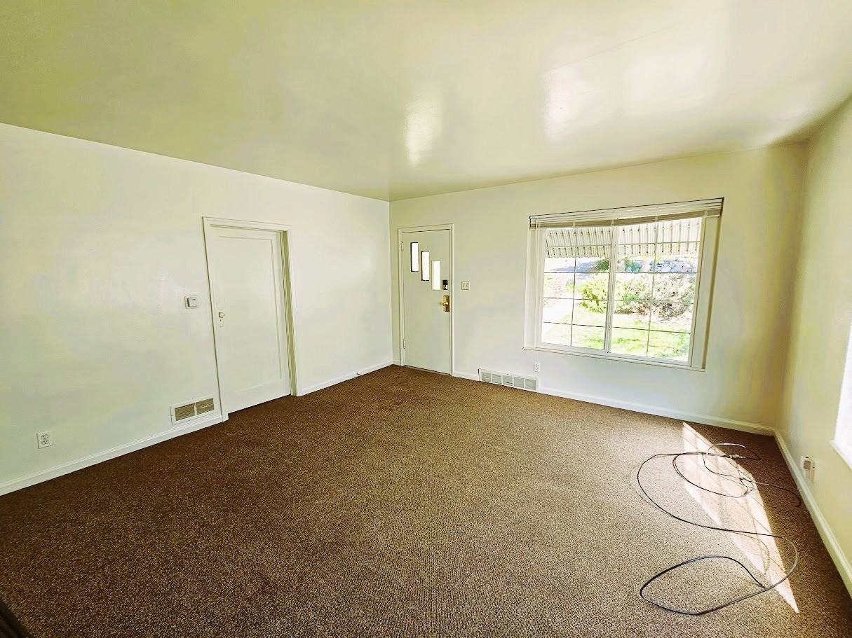732 S Mcclelland St - Photo 3 of 7