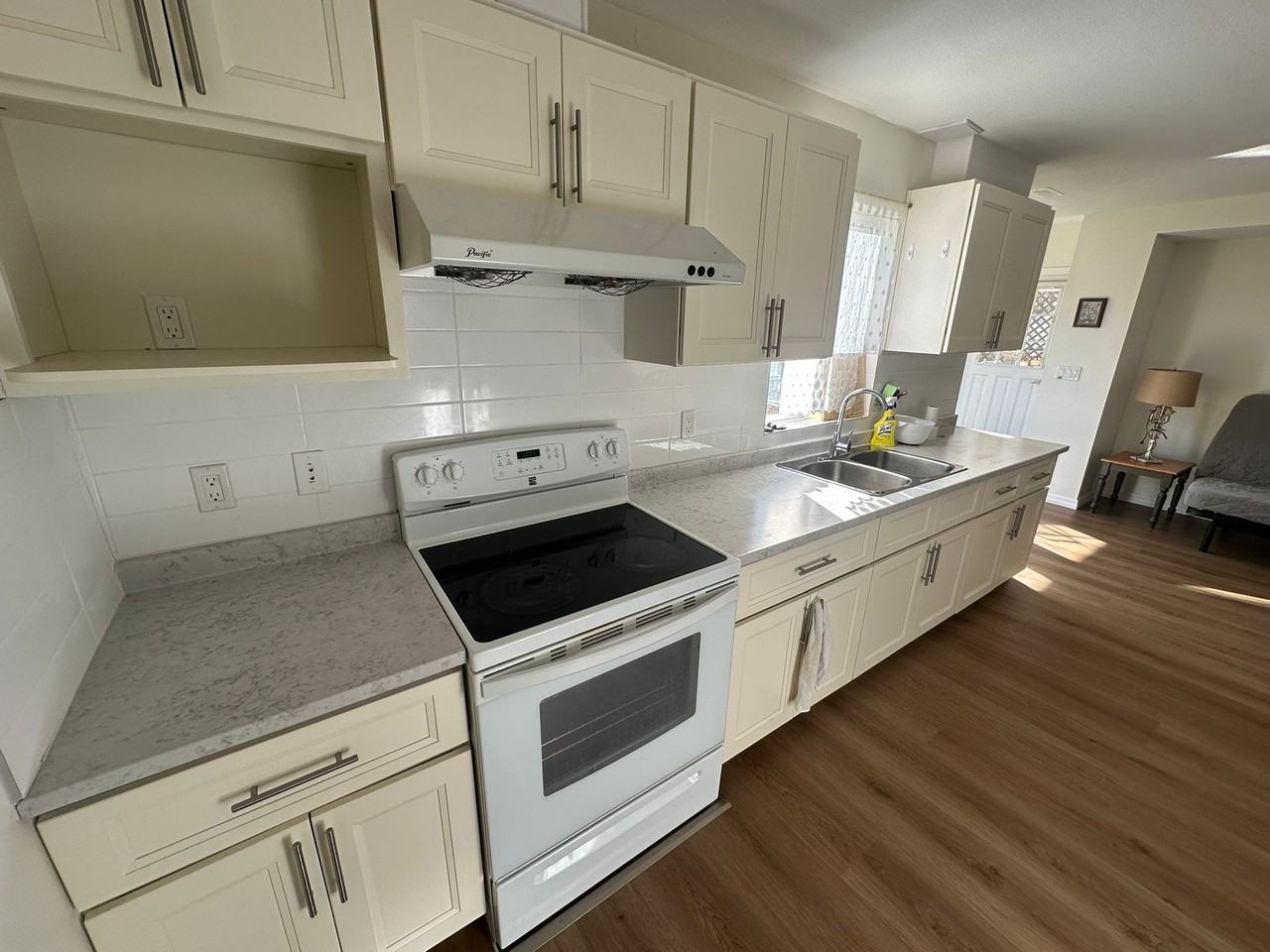 2744 Canim Ave - Photo 2 of 7