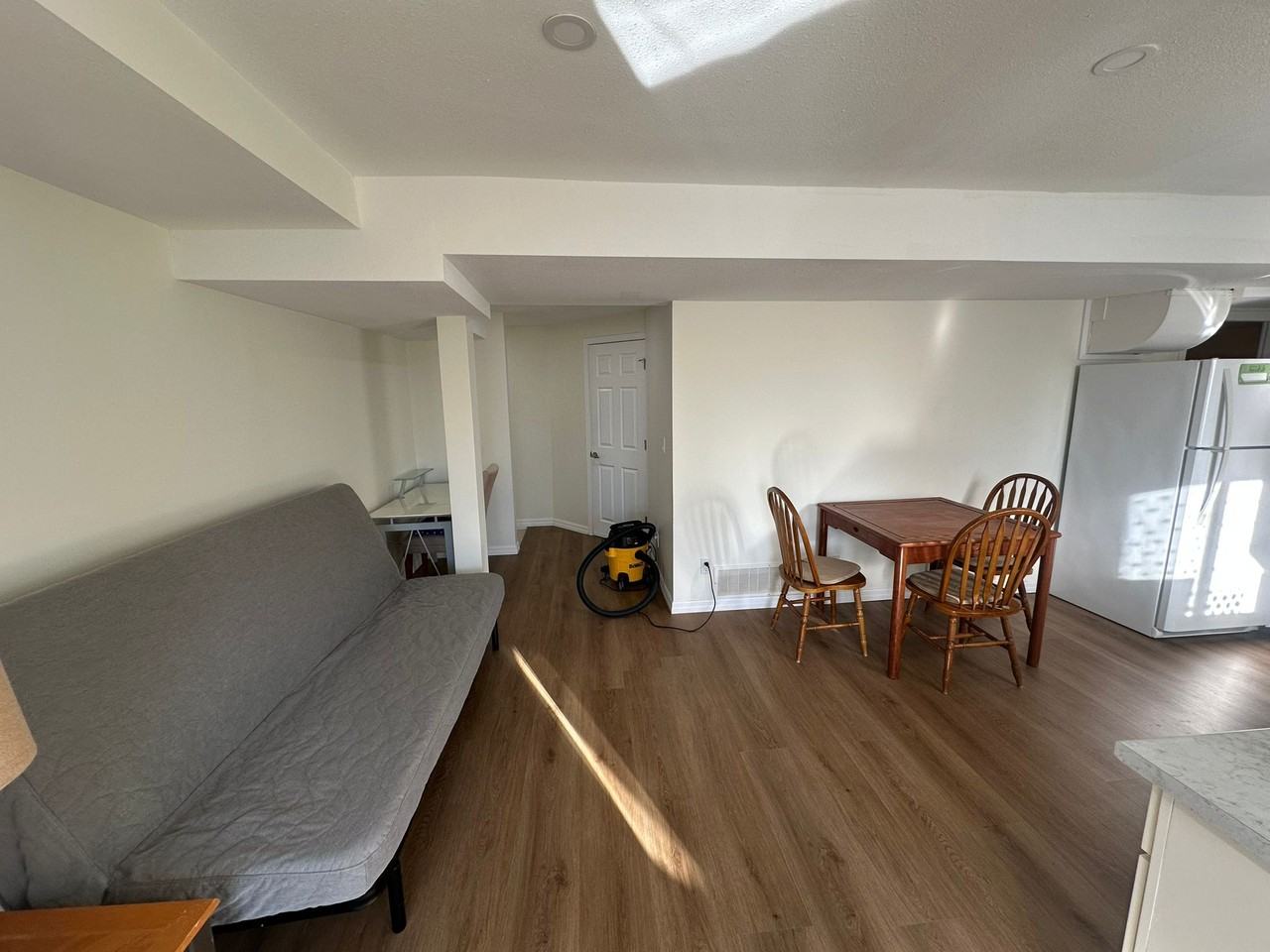 2744 Canim Ave - Photo 4 of 7