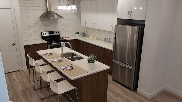 7427 106 Street - Photo 5 of 41