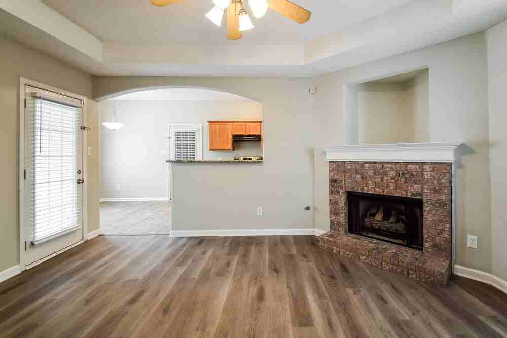 10093 Woodland Hills Dr - Photo 5 of 17