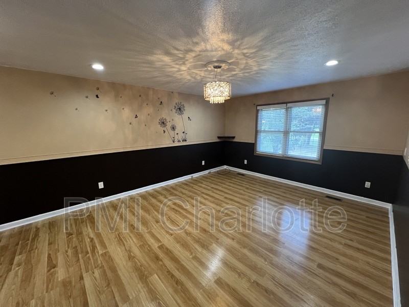 1784 Ashley St - Photo 3 of 25