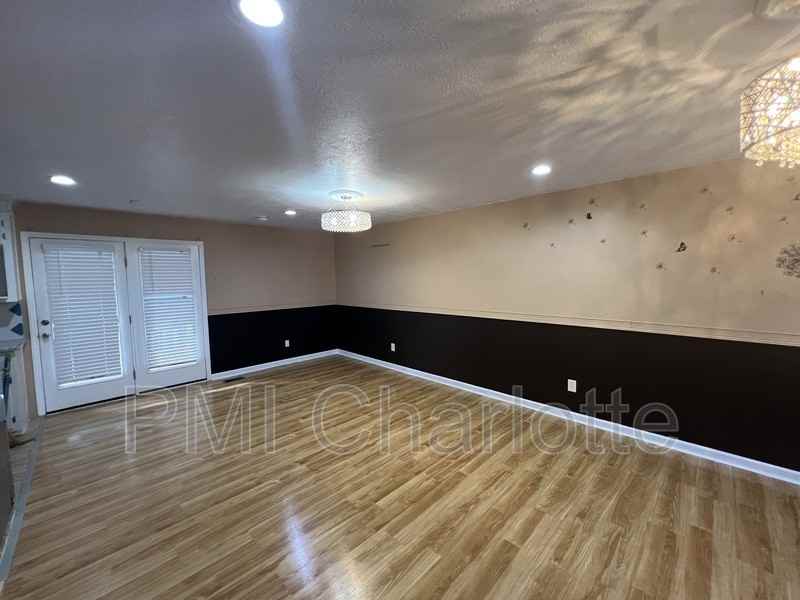 1784 Ashley St - Photo 4 of 25