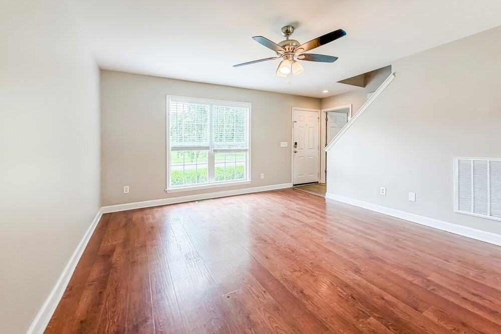 2853 Sutherland Dr - Photo 5 of 17