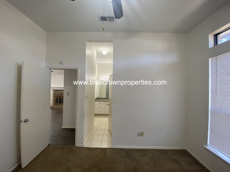 10307 Lone Pine Ln - Photo 6 of 12