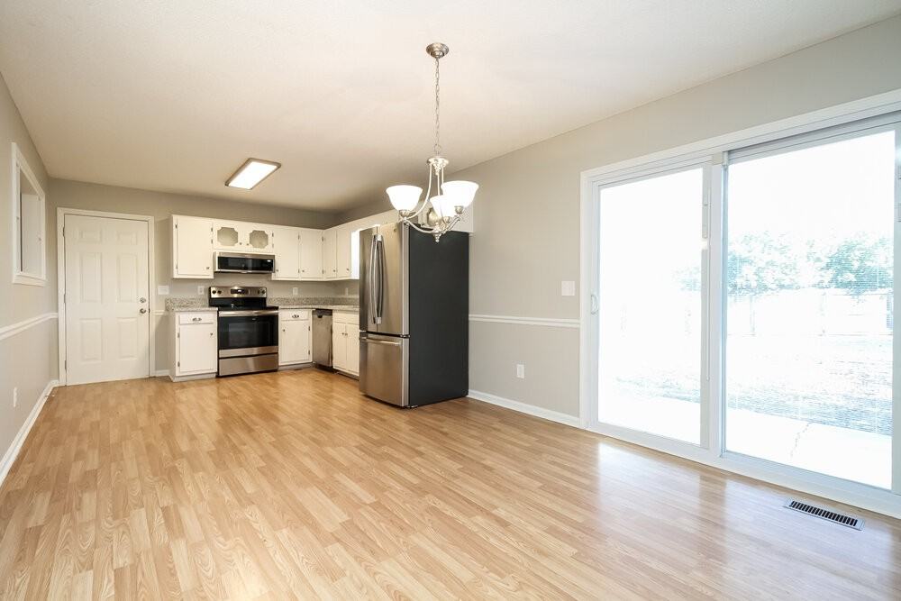 1506 Ashlawn Dr - Photo 7 of 17