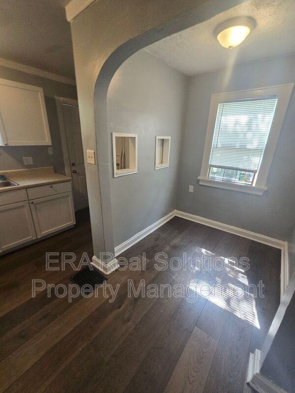 1269 E 23rd Ave - Photo 4 of 17