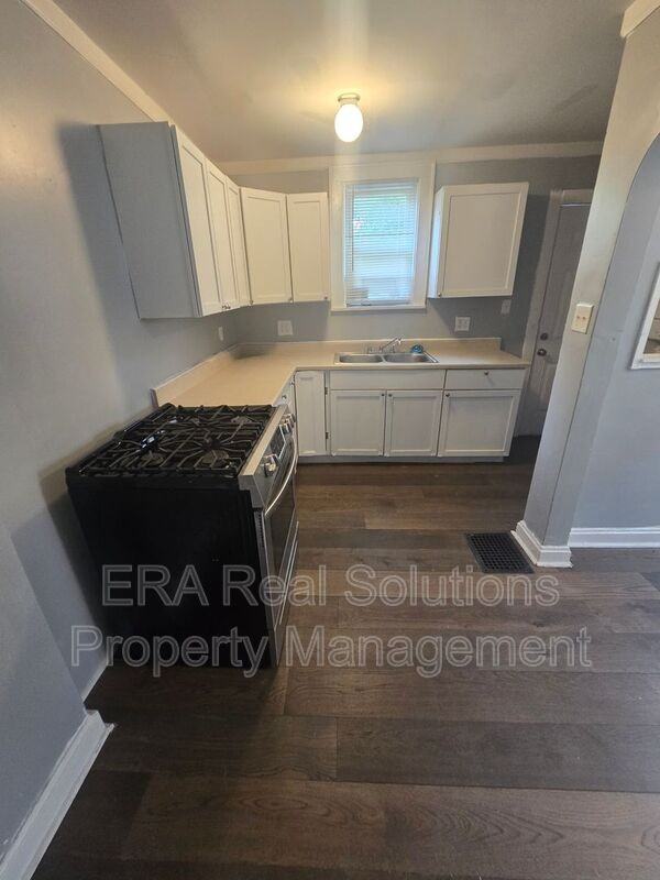 1269 E 23rd Ave - Photo 7 of 17