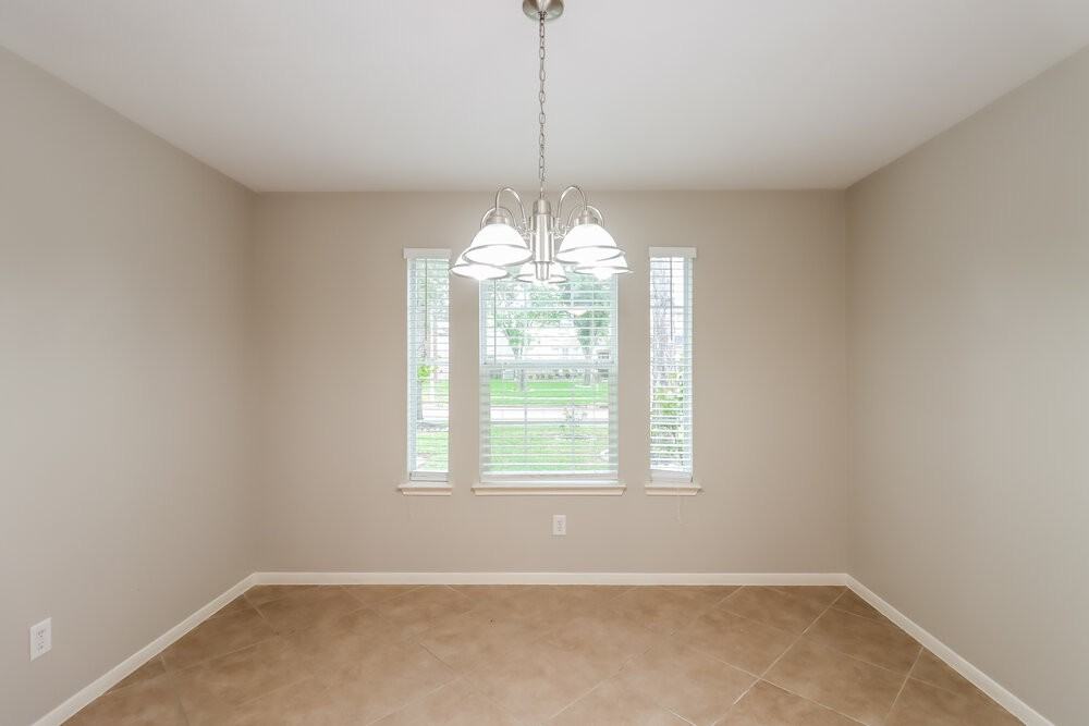2427 Ranch Hollow Ct - Photo 7 of 17