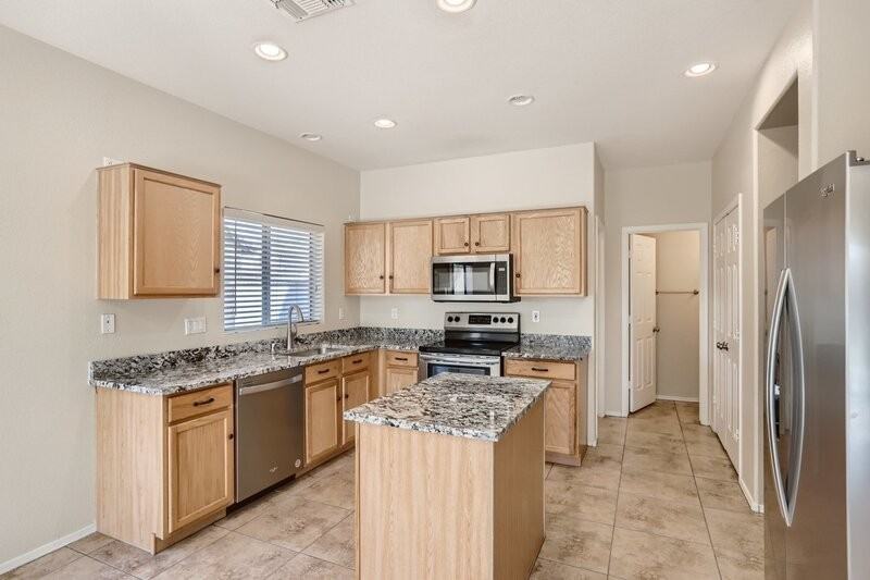 3543 W Steinbeck Ct - Photo 5 of 32