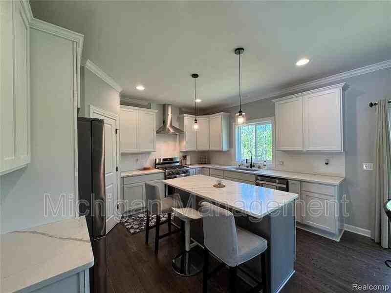 6149 Woodridge Ln - Photo 4 of 41
