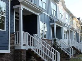 featured image of 825 S Franklin St
