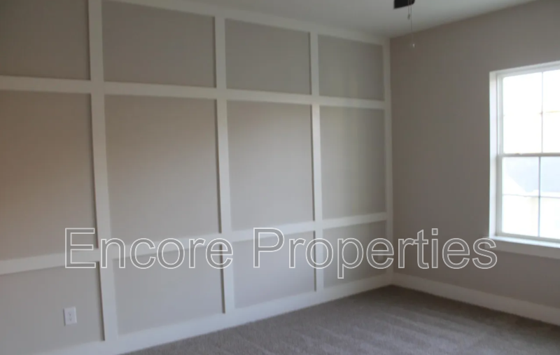 825 S Franklin St - Photo 6 of 6