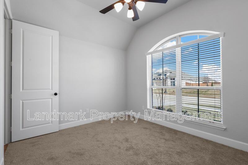 1824 Buckeye Ln - Photo 5 of 45